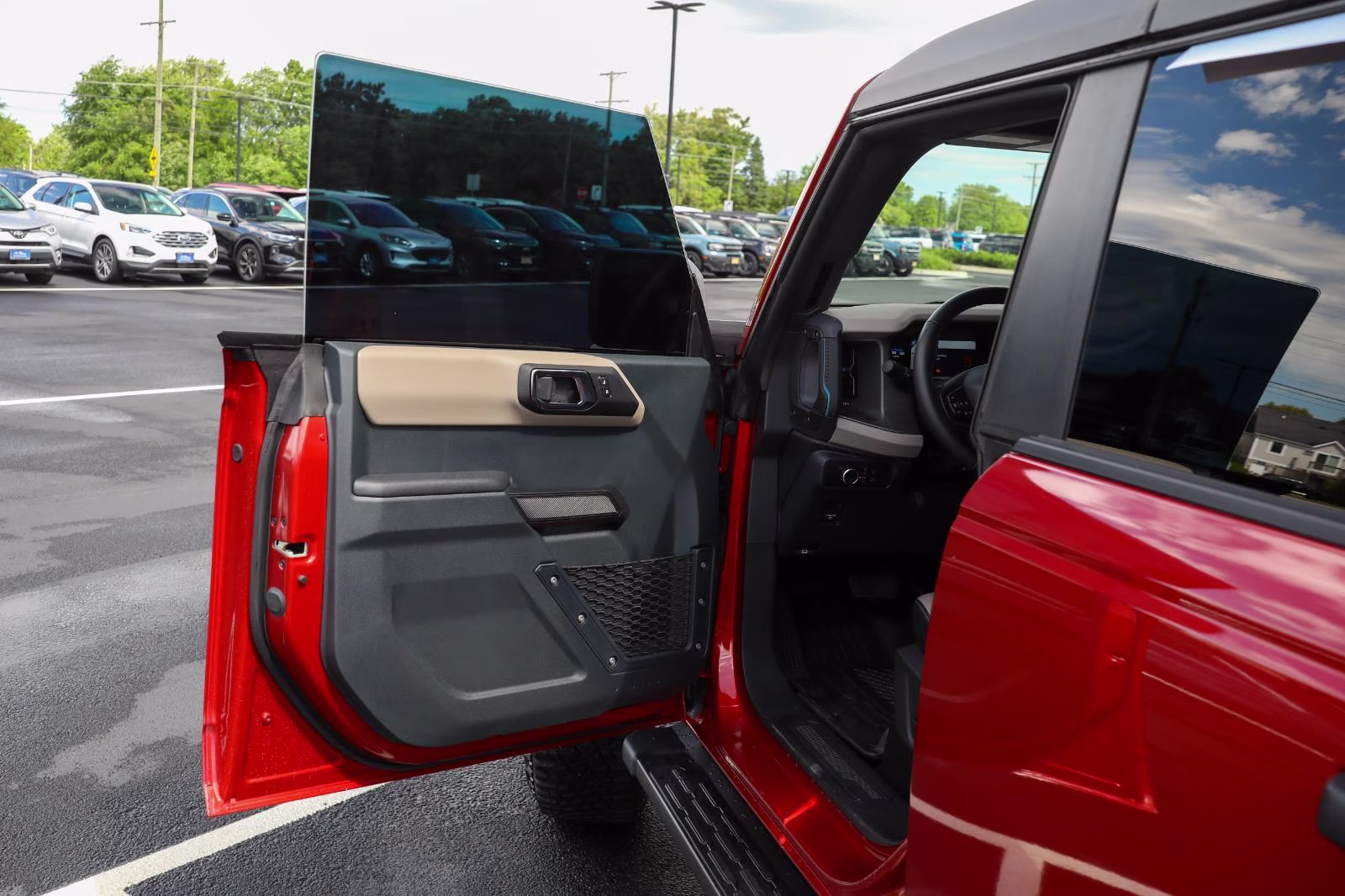 2024 Hot Pepper Red Metallic Tinted Clearcoat Ford Bronco Wildtrak 4X4 SUV