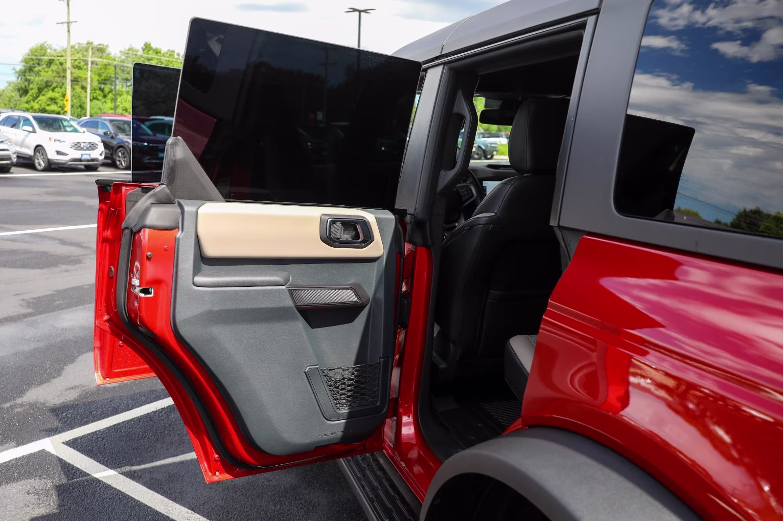 2024 Hot Pepper Red Metallic Tinted Clearcoat Ford Bronco Wildtrak 4X4 SUV