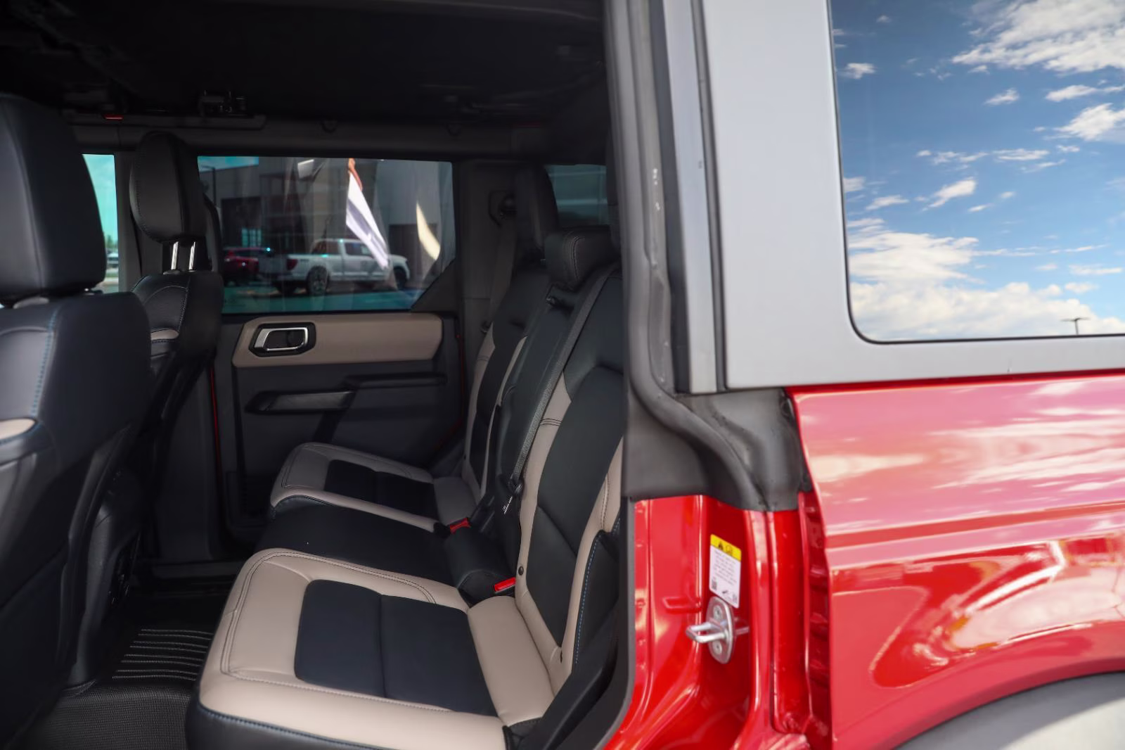2024 Hot Pepper Red Metallic Tinted Clearcoat Ford Bronco Wildtrak 4X4 SUV