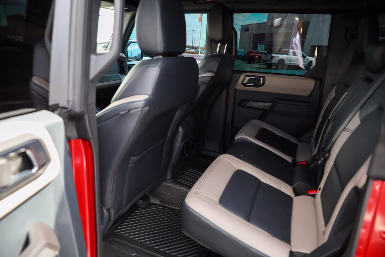 2024 Hot Pepper Red Metallic Tinted Clearcoat Ford Bronco Wildtrak 4X4 SUV