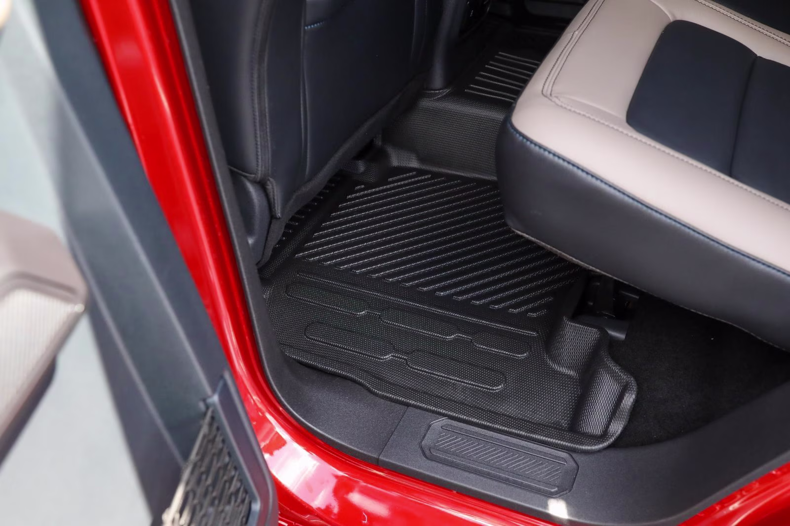 2024 Hot Pepper Red Metallic Tinted Clearcoat Ford Bronco Wildtrak 4X4 SUV