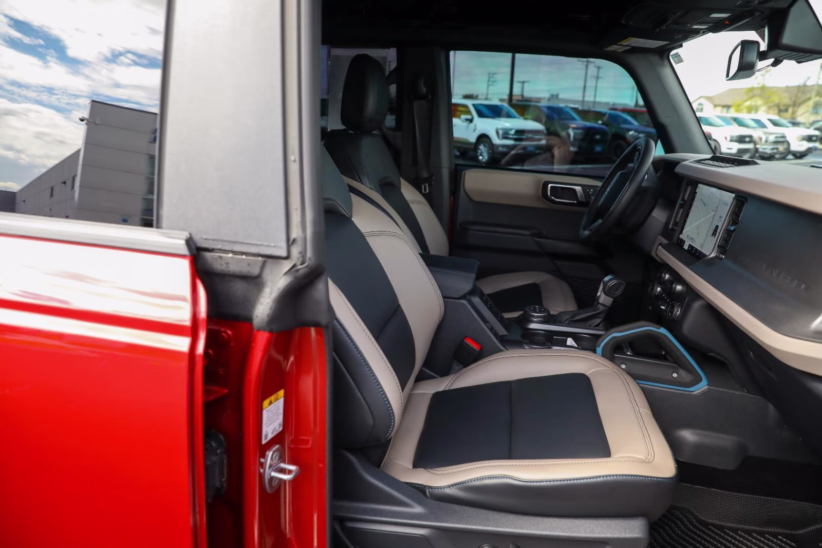 2024 Hot Pepper Red Metallic Tinted Clearcoat Ford Bronco Wildtrak 4X4 SUV