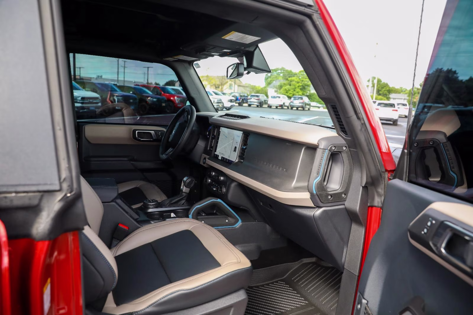 2024 Hot Pepper Red Metallic Tinted Clearcoat Ford Bronco Wildtrak 4X4 SUV