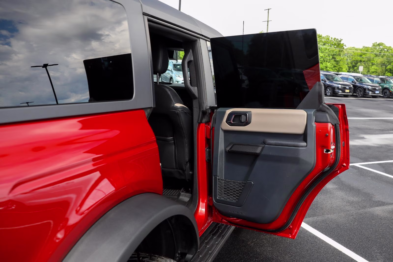 2024 Hot Pepper Red Metallic Tinted Clearcoat Ford Bronco Wildtrak 4X4 SUV