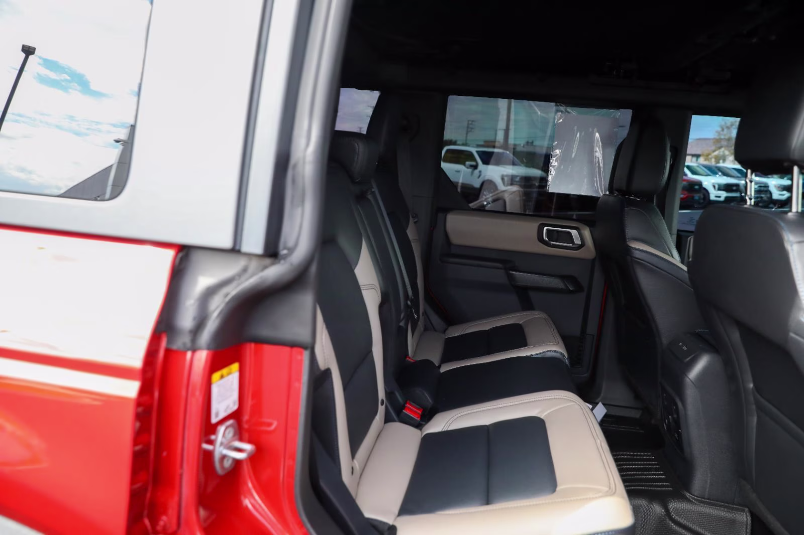 2024 Hot Pepper Red Metallic Tinted Clearcoat Ford Bronco Wildtrak 4X4 SUV