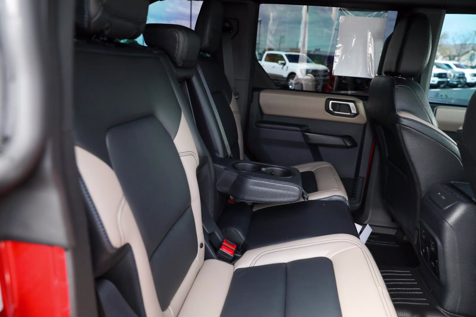 2024 Hot Pepper Red Metallic Tinted Clearcoat Ford Bronco Wildtrak 4X4 SUV