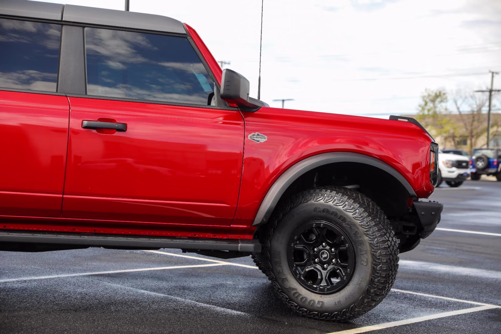 2024 Hot Pepper Red Metallic Tinted Clearcoat Ford Bronco Wildtrak 4X4 SUV
