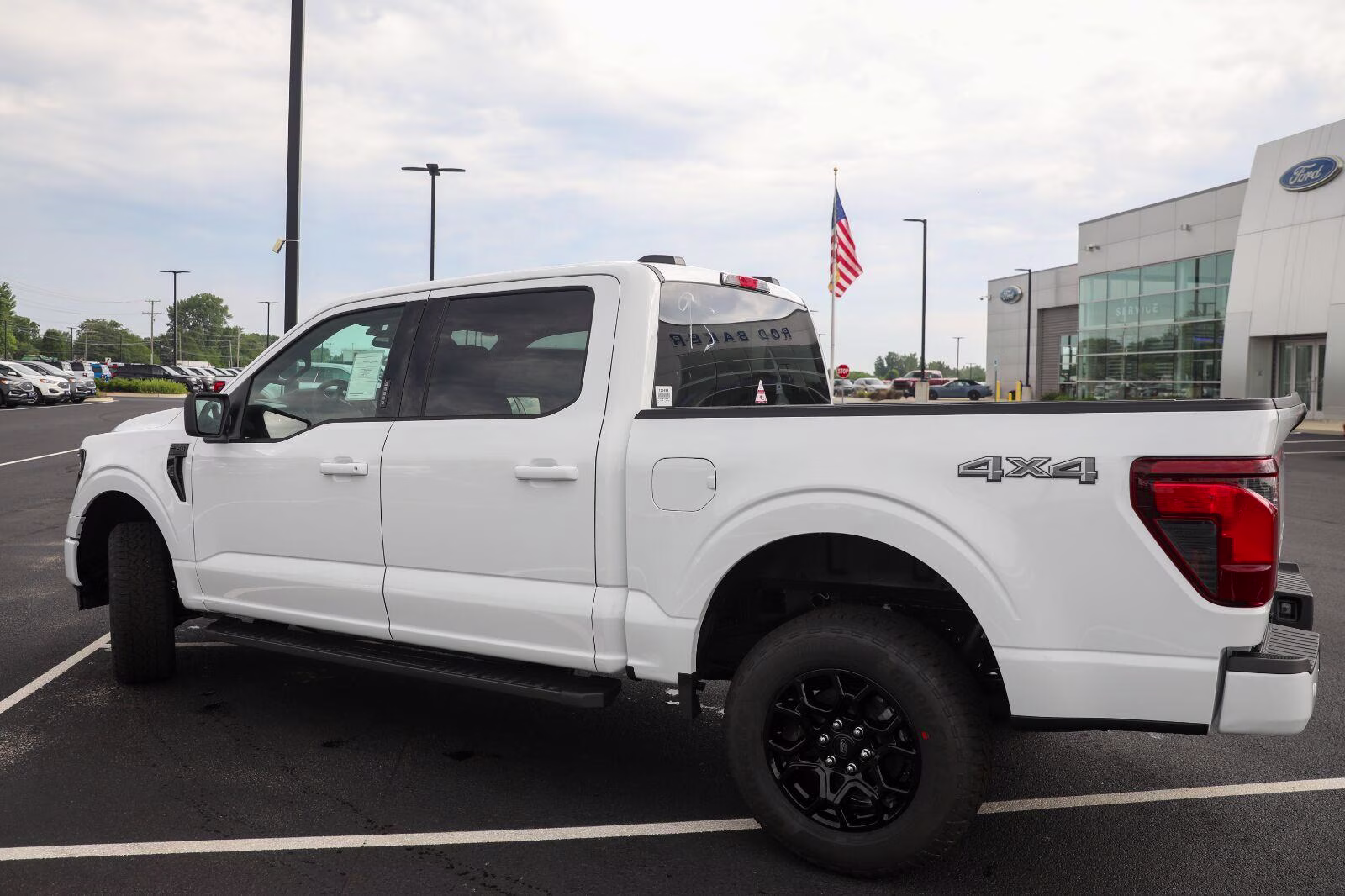 2026 Oxford White Ford F-150 XLT 4X4 Truck
