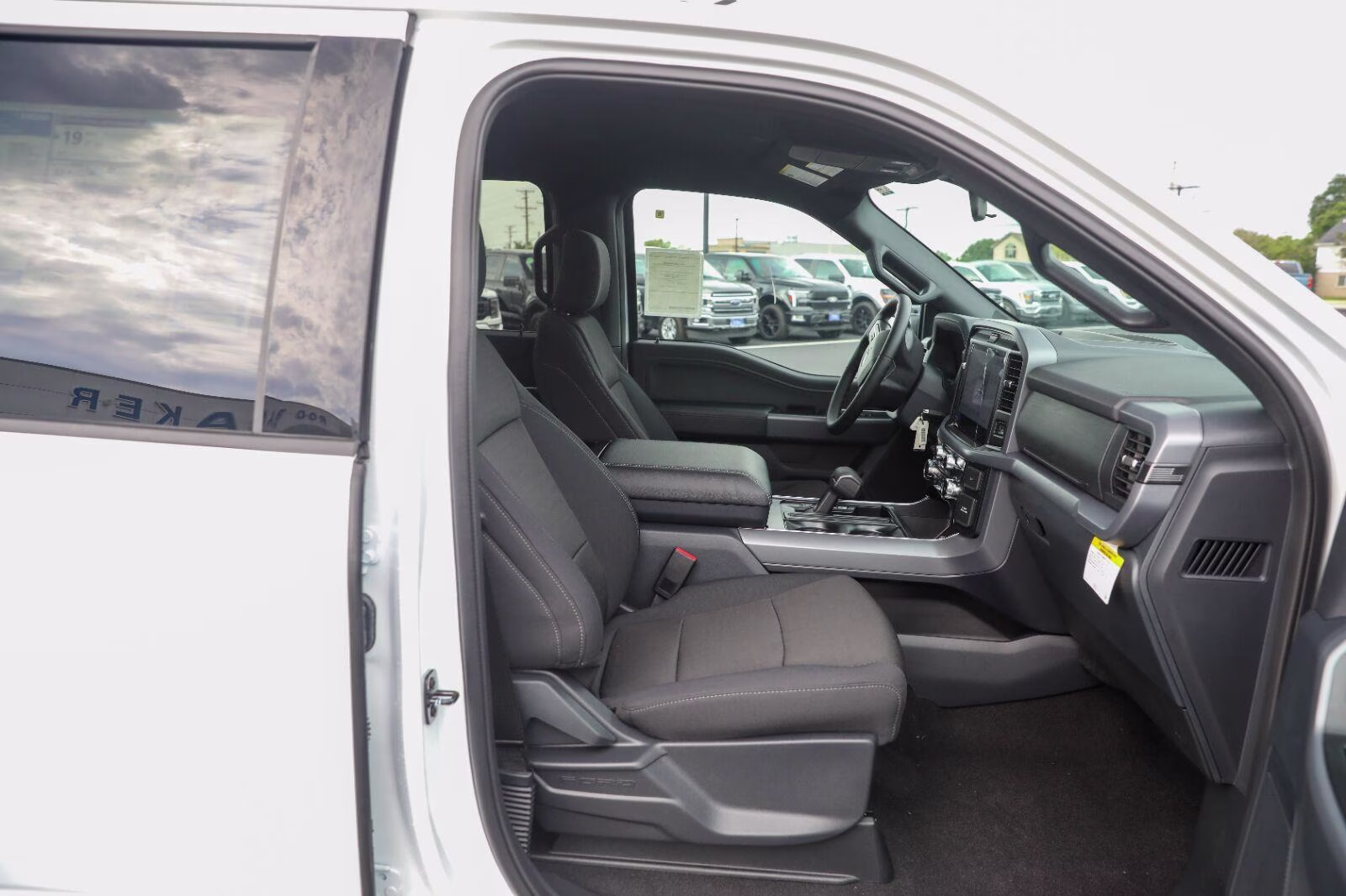 2026 Oxford White Ford F-150 XLT 4X4 Truck