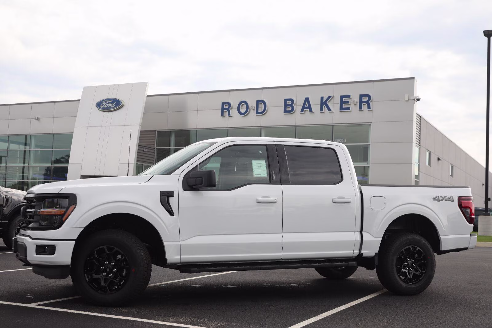 2026 Oxford White Ford F-150 XLT 4X4 Truck