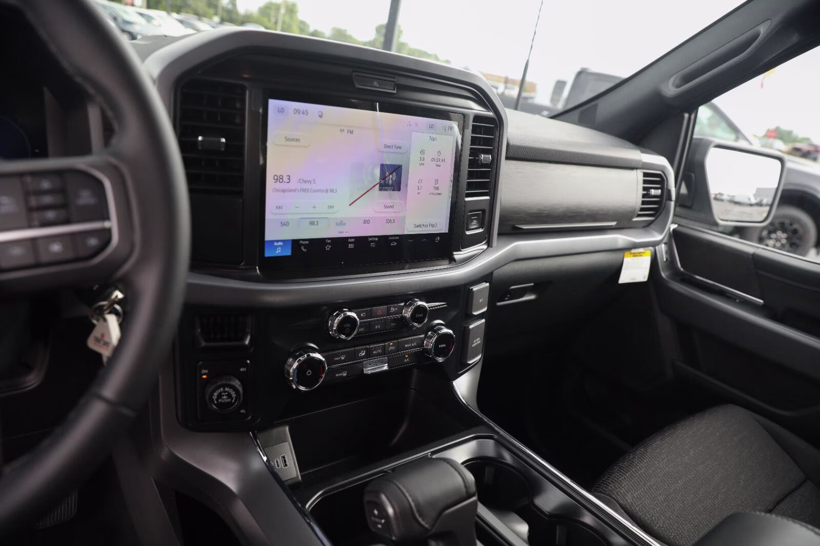 2026 Oxford White Ford F-150 XLT 4X4 Truck