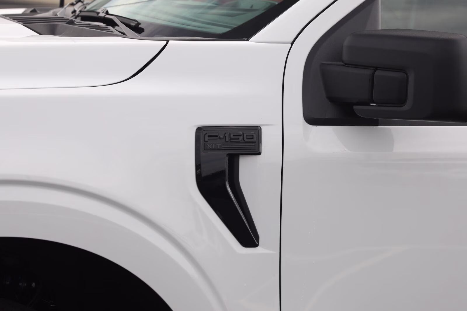 2026 Oxford White Ford F-150 XLT 4X4 Truck