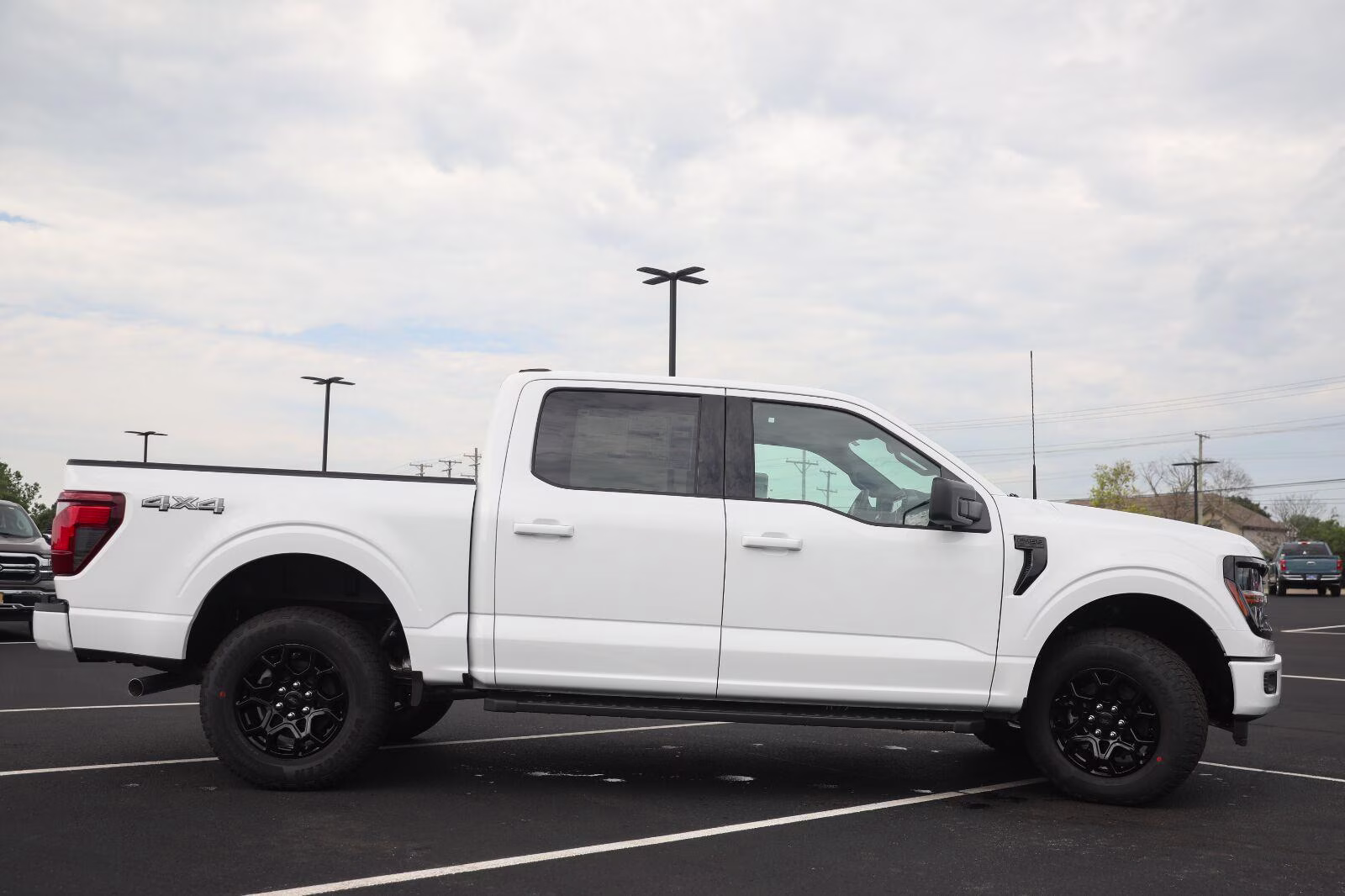 2026 Oxford White Ford F-150 XLT 4X4 Truck