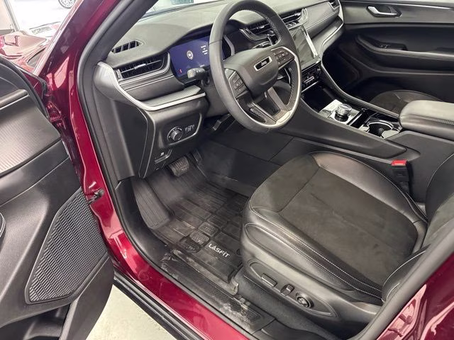 2023 Velvet Red Pearlcoat Jeep Grand Cherokee L Altitude 4X4 SUV