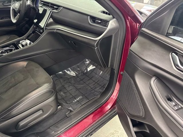 2023 Velvet Red Pearlcoat Jeep Grand Cherokee L Altitude 4X4 SUV