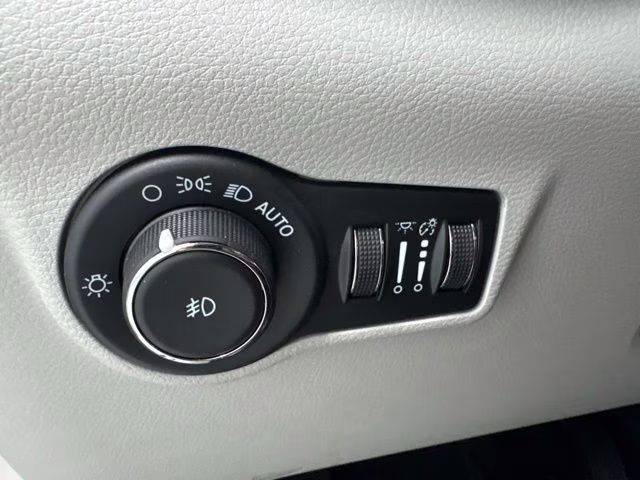 2023 Bright White Clearcoat Jeep Compass Limited 4X4 SUV