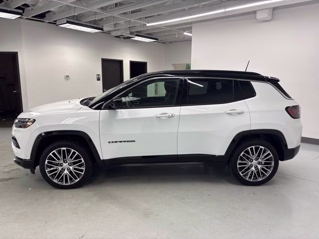 2023 Bright White Clearcoat Jeep Compass Limited 4X4 SUV