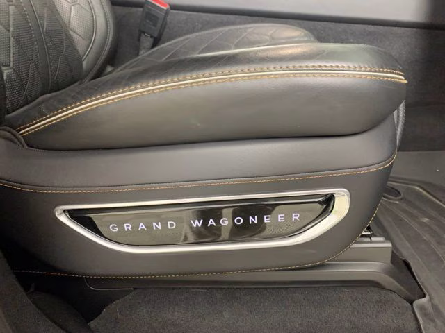 2022 Diamond Black Crystal Pearlcoat Jeep Grand Wagoneer Series III 4X4 SUV