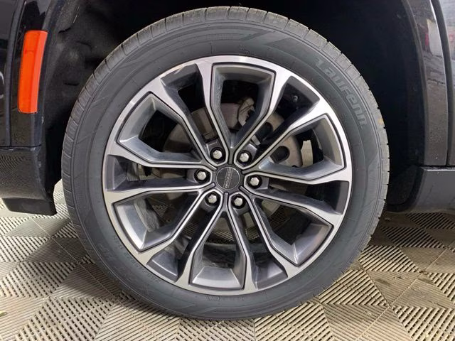 2022 Diamond Black Crystal Pearlcoat Jeep Grand Wagoneer Series III 4X4 SUV