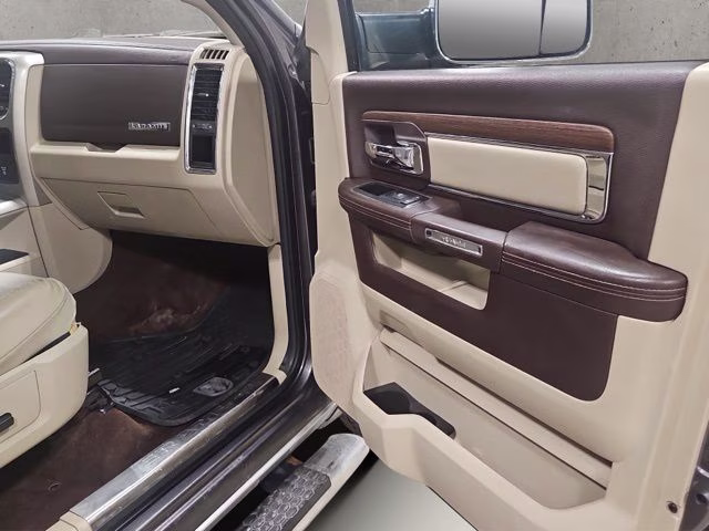 2014 Granite Crystal Metallic Clearcoat Ram 1500 Laramie 4X4 Truck