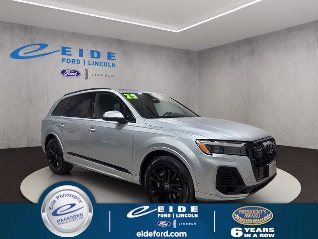 2025 Audi Q7 45 Premium Plus quattro Tiptronic's photo
