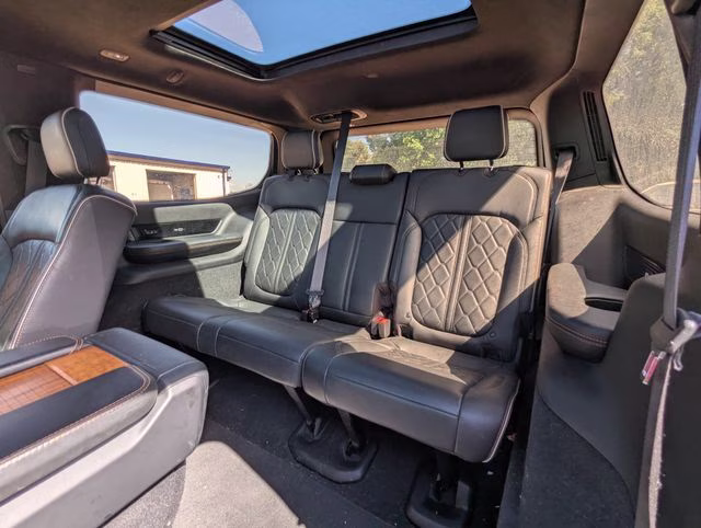 2022 Diamond Black Crystal Pearlcoat Jeep Grand Wagoneer Series III 4X4 SUV