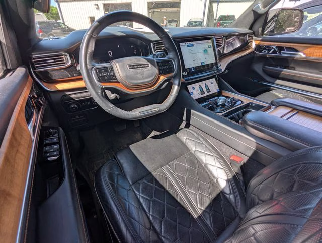 2022 Diamond Black Crystal Pearlcoat Jeep Grand Wagoneer Series III 4X4 SUV