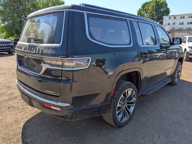 2022 Diamond Black Crystal Pearlcoat Jeep Grand Wagoneer Series III 4X4 SUV