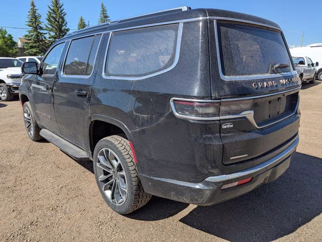 2022 Diamond Black Crystal Pearlcoat Jeep Grand Wagoneer Series III 4X4 SUV