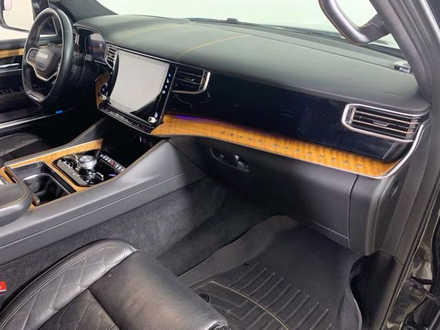 2022 Diamond Black Crystal Pearlcoat Jeep Grand Wagoneer Series III 4X4 SUV