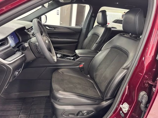 2023 Velvet Red Pearlcoat Jeep Grand Cherokee L Altitude 4X4 SUV