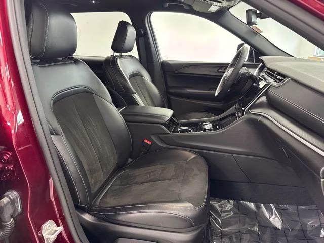 2023 Velvet Red Pearlcoat Jeep Grand Cherokee L Altitude 4X4 SUV