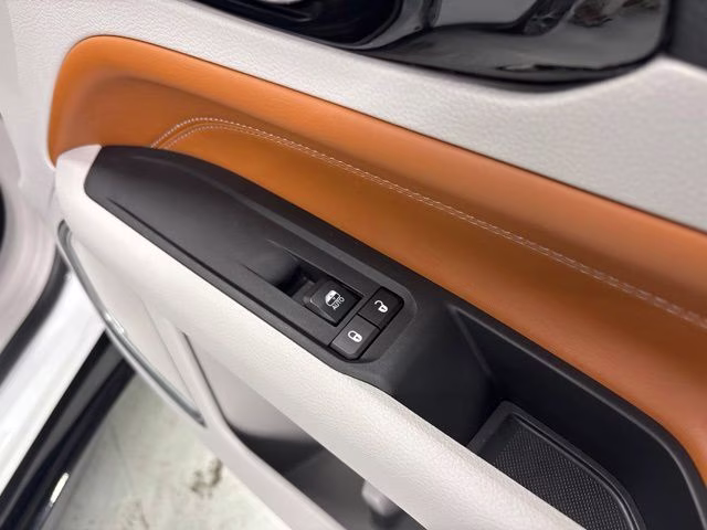 2023 Bright White Clearcoat Jeep Compass Limited 4X4 SUV