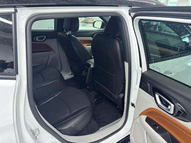 2023 Bright White Clearcoat Jeep Compass Limited 4X4 SUV