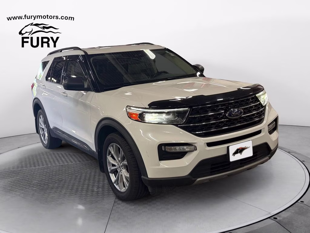 2020 White Metallic Ford Explorer XLT 4X4 SUV