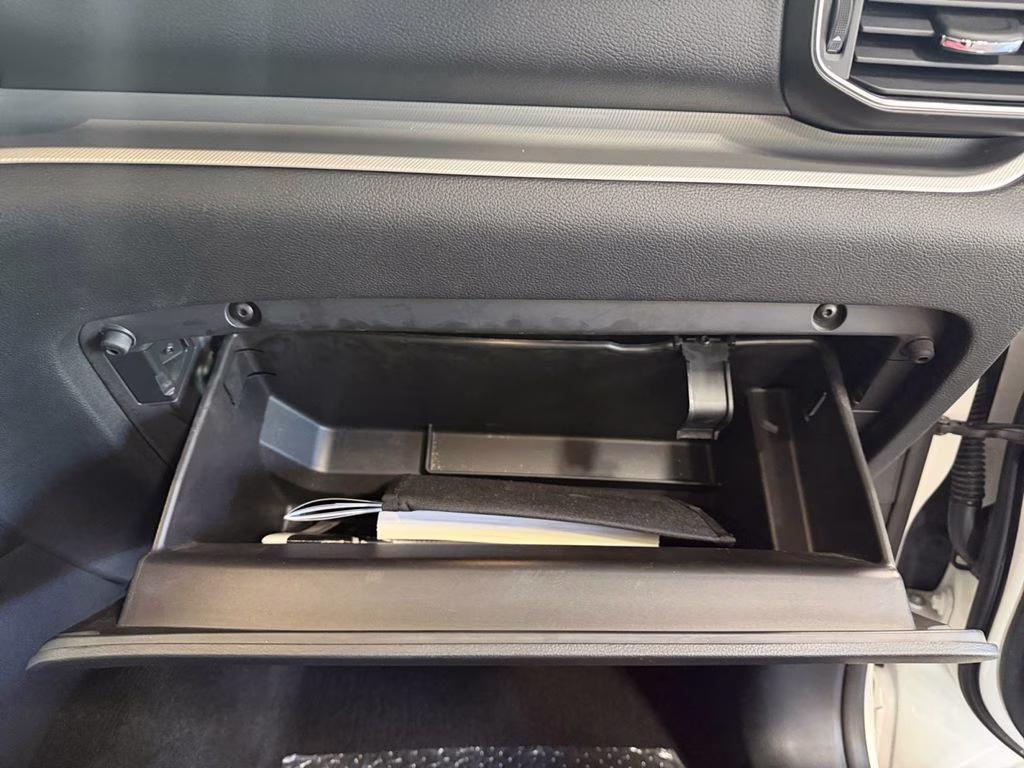 2020 White Metallic Ford Explorer XLT 4X4 SUV