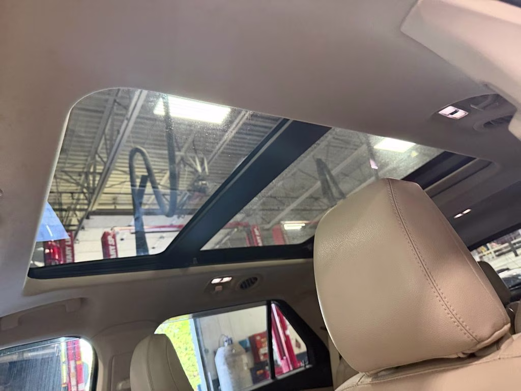 2020 White Metallic Ford Explorer XLT 4X4 SUV