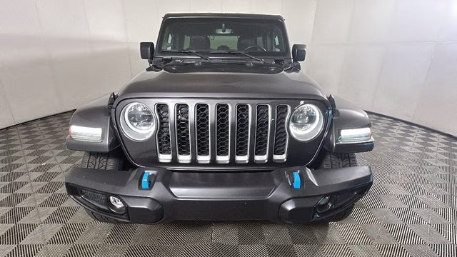 2023 Granite Crystal Metallic Clearcoat Jeep Wrangler Sahara 4xe 4X4 SUV