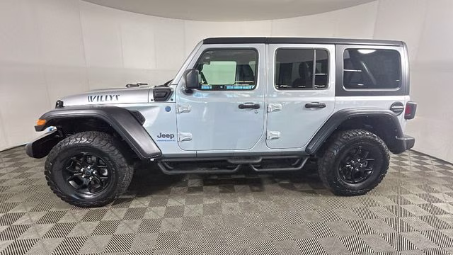 2024 Silver Zynith Clearcoat Jeep Wrangler Willys 4xe 4X4 SUV