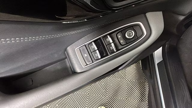 2020 Ice Silver Metallic Subaru Outback Limited AWD SUV