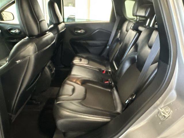 2021 Billet Silver Metallic Clearcoat Jeep Cherokee Latitude Plus FWD SUV
