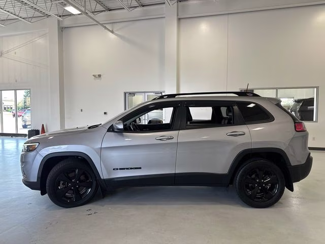 2021 Billet Silver Metallic Clearcoat Jeep Cherokee Latitude Plus FWD SUV