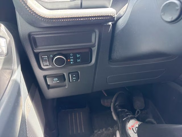 2025 Gray Metallic Ford F-150 Lightning Lariat AWD Truck