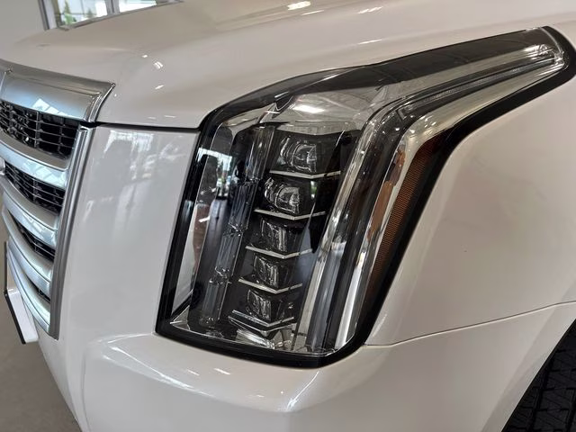 2019 Crystal White Tricoat Cadillac Escalade Luxury 4X4 SUV