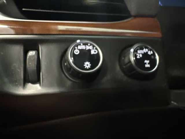 2019 Crystal White Tricoat Cadillac Escalade Luxury 4X4 SUV