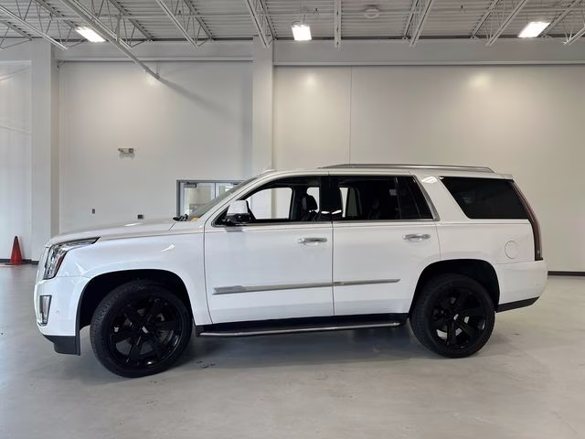 2019 Crystal White Tricoat Cadillac Escalade Luxury 4X4 SUV