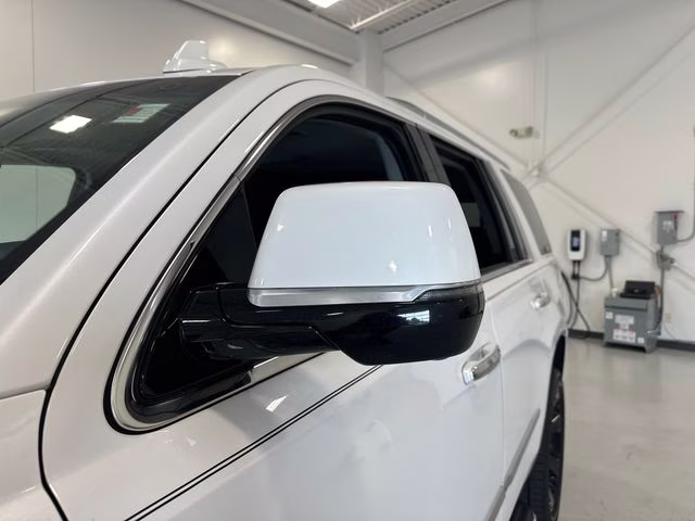 2019 Crystal White Tricoat Cadillac Escalade Luxury 4X4 SUV