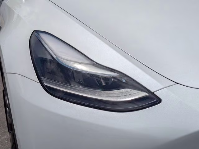 2022 White Tesla Model Y Performance AWD SUV