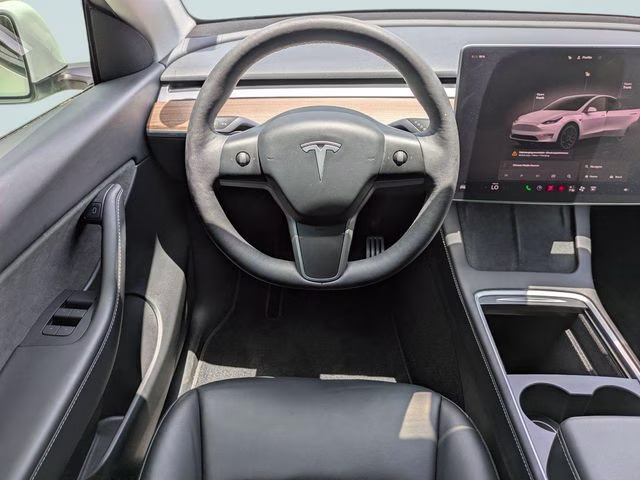 2022 White Tesla Model Y Performance AWD SUV