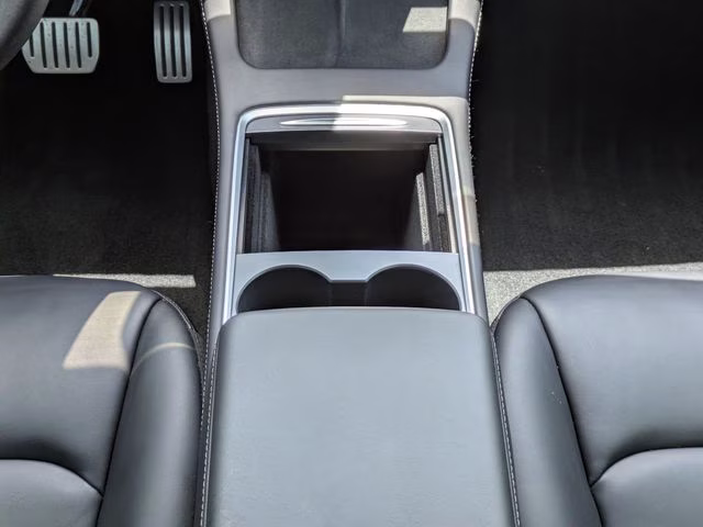 2022 White Tesla Model Y Performance AWD SUV